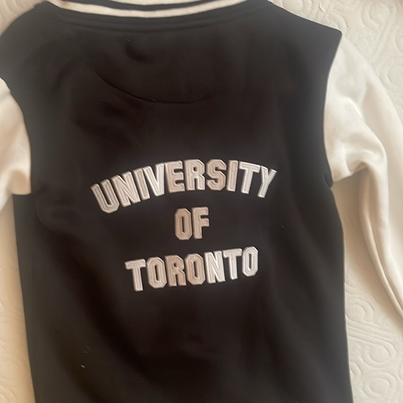 U of T Merchandise - Picture 2 of 3